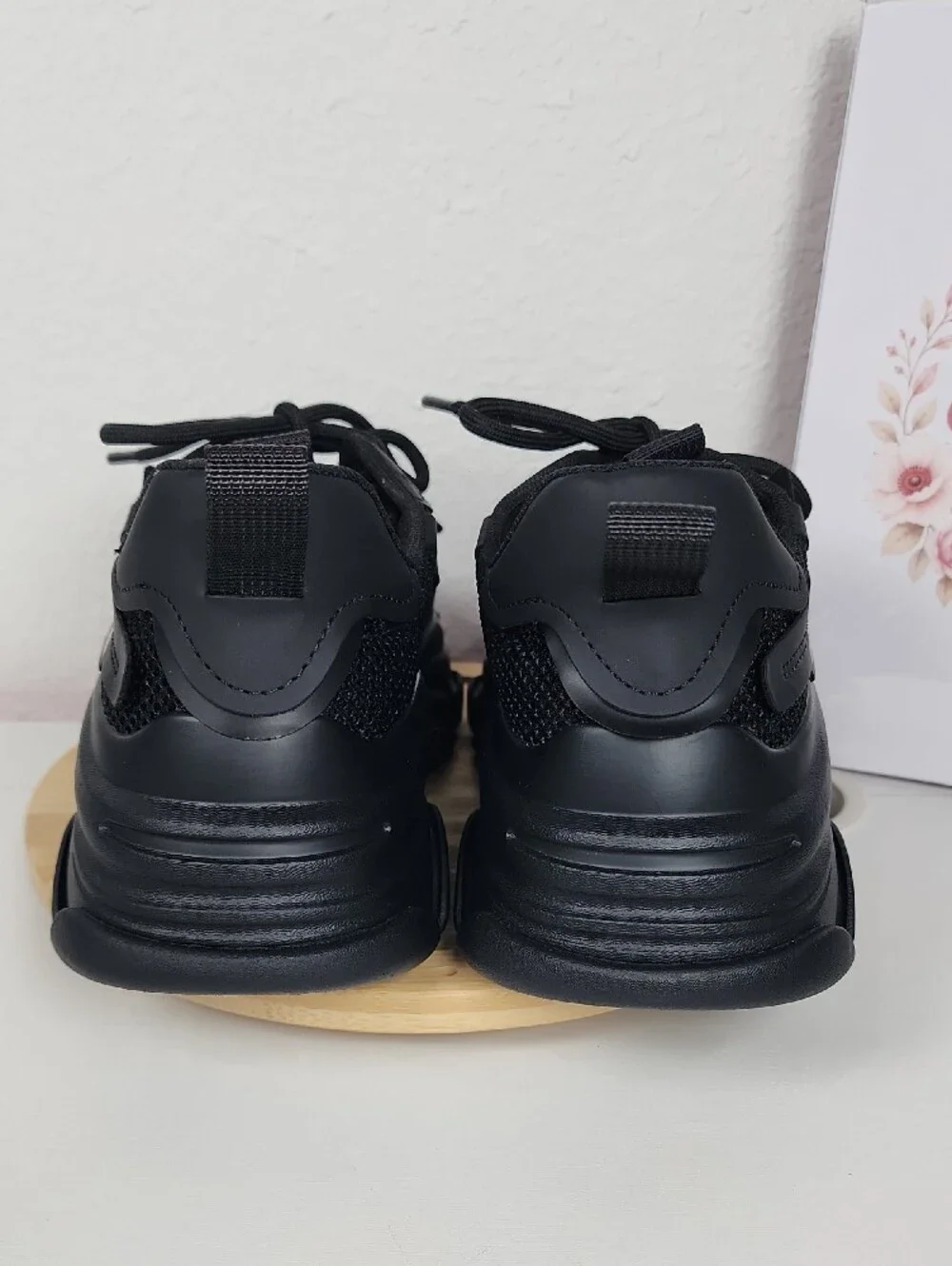 Steve Madden Possession Sneaker Size 8.5